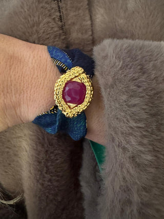 Oeil De Caiman Agate Rose Cuff