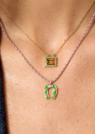 NECKLACE - GREEN MINI HORSESHOE Or