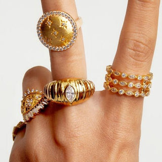 RING - WHITE STONE CARRIE